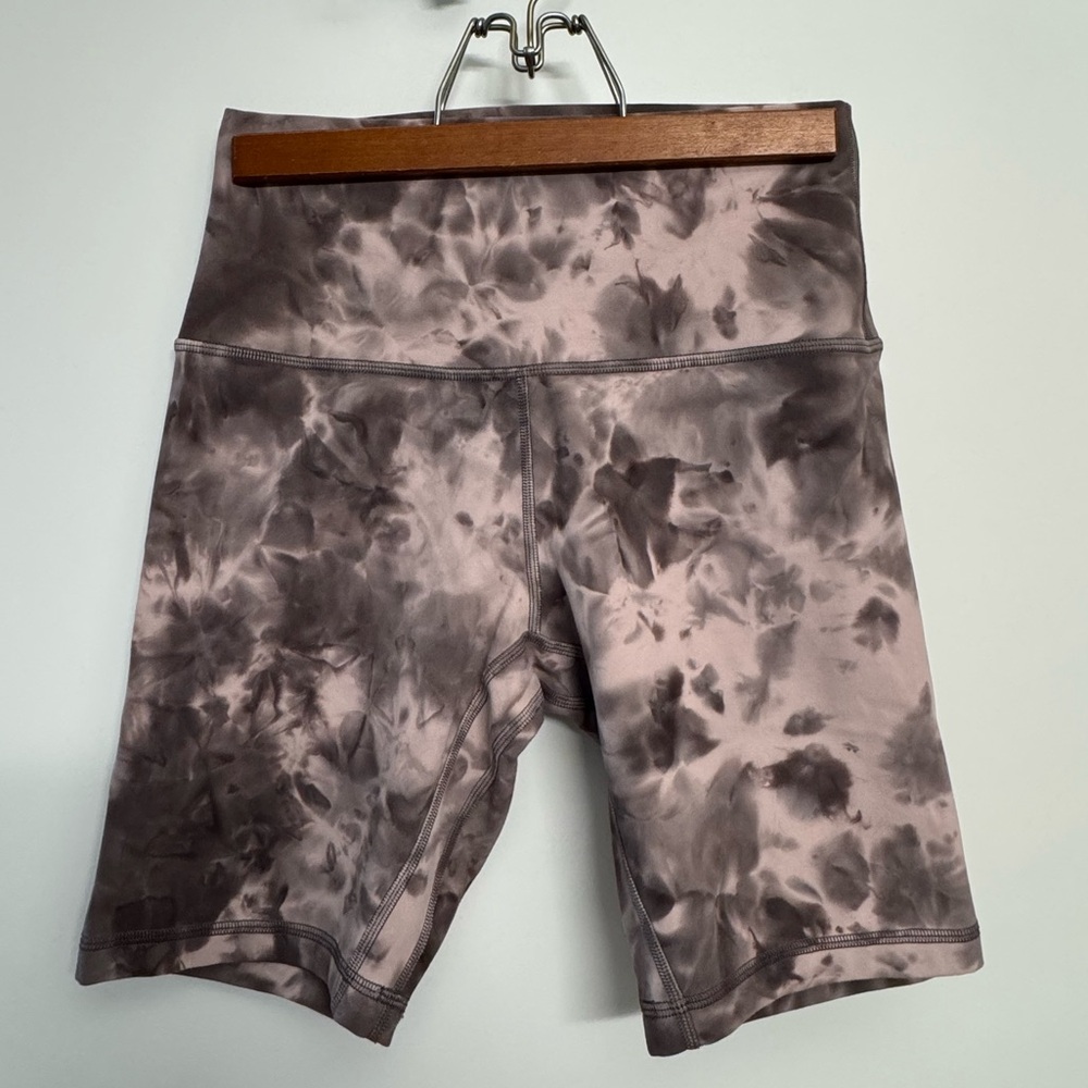Marbled Pink & Grey Size 4 Lululemon Biker Shorts